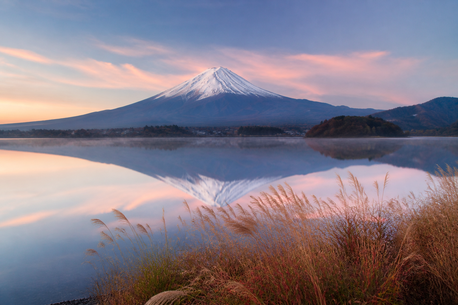Monte Fuji junto al lago